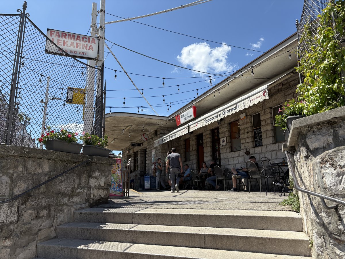 Here is the little csfe where you can buy tickets, have a capuccino and catch the tram..