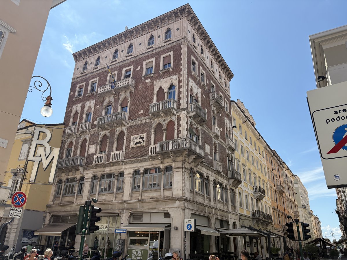 Of course a strong Venetian influence here too, can you see the Venetian Lion on the side of this building..