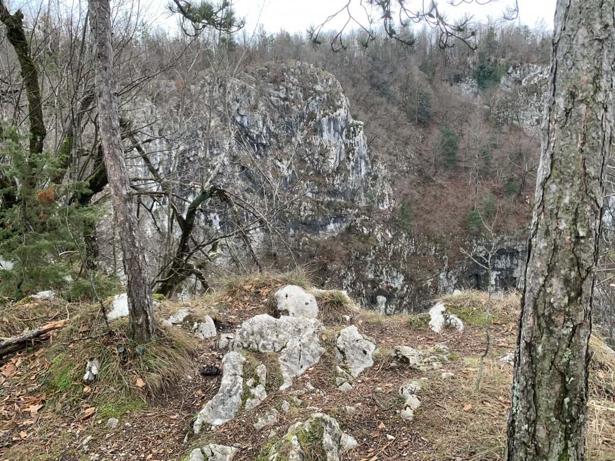 Unec crater is a seriously big hole..