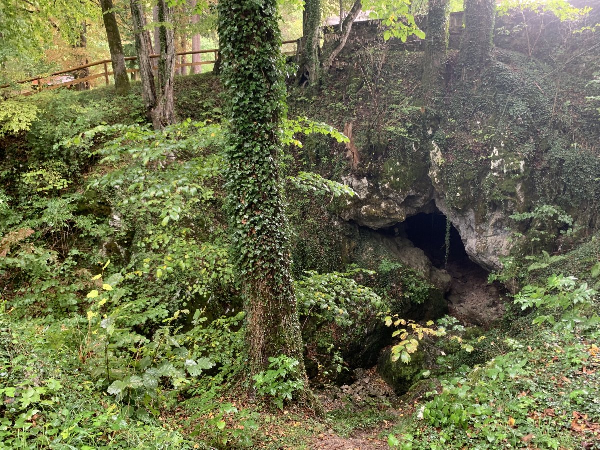 Haasberg Castle & the Unec Crater