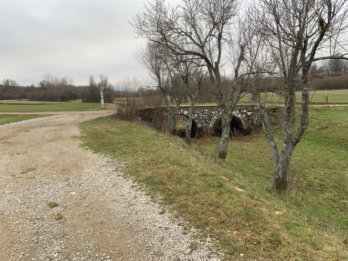 there re 4 disappearing lakes and a secret cave not so far from this bridge that crosses the Pivka river, currently disappeared..