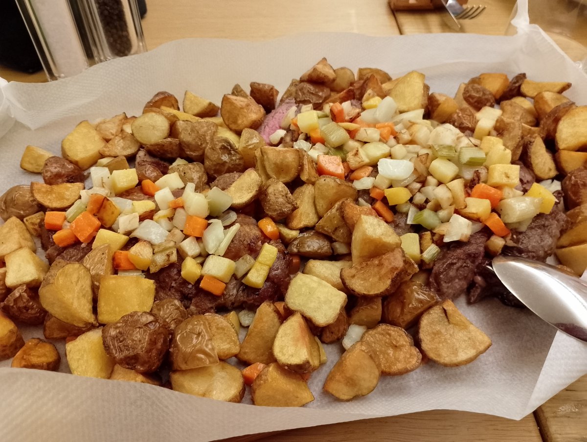 this picture does not do justice to the tenderness of the meats and deliciousness of the veggies..