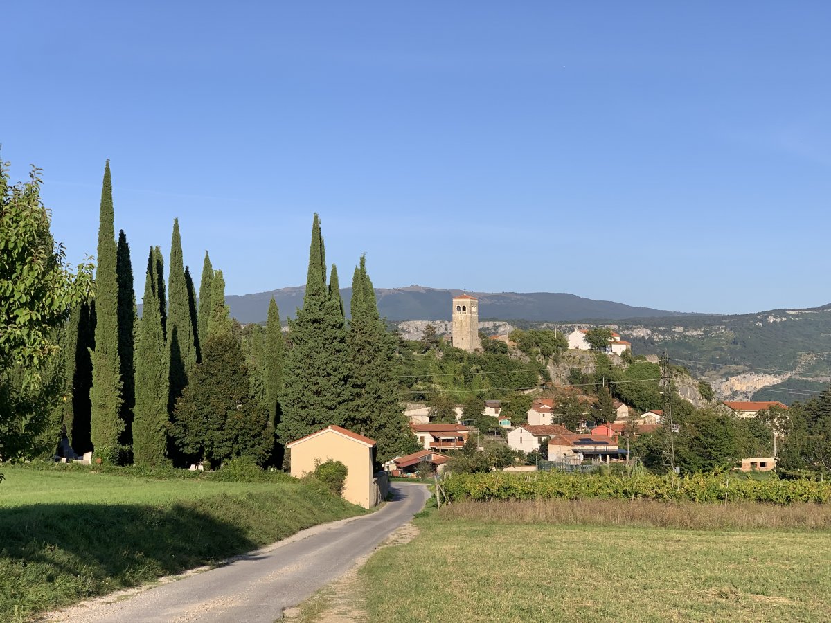 Do a loop through the Hinterland and you will see Kubed and the 5 walled tower ahead..