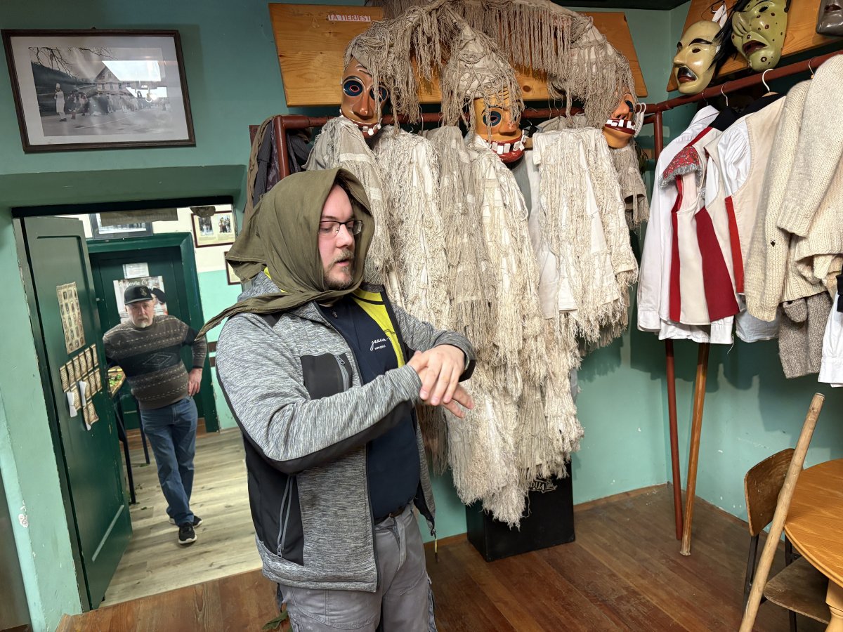 Miha and Toni were amazing hosts and here Miha explains how each player wears a cloth shawl under the mask to help conceal their identity..