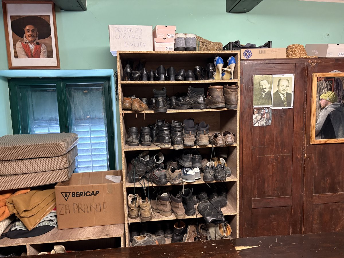 Each character has their own special footwear too, so NOBODY can recognise the players by their shoes..