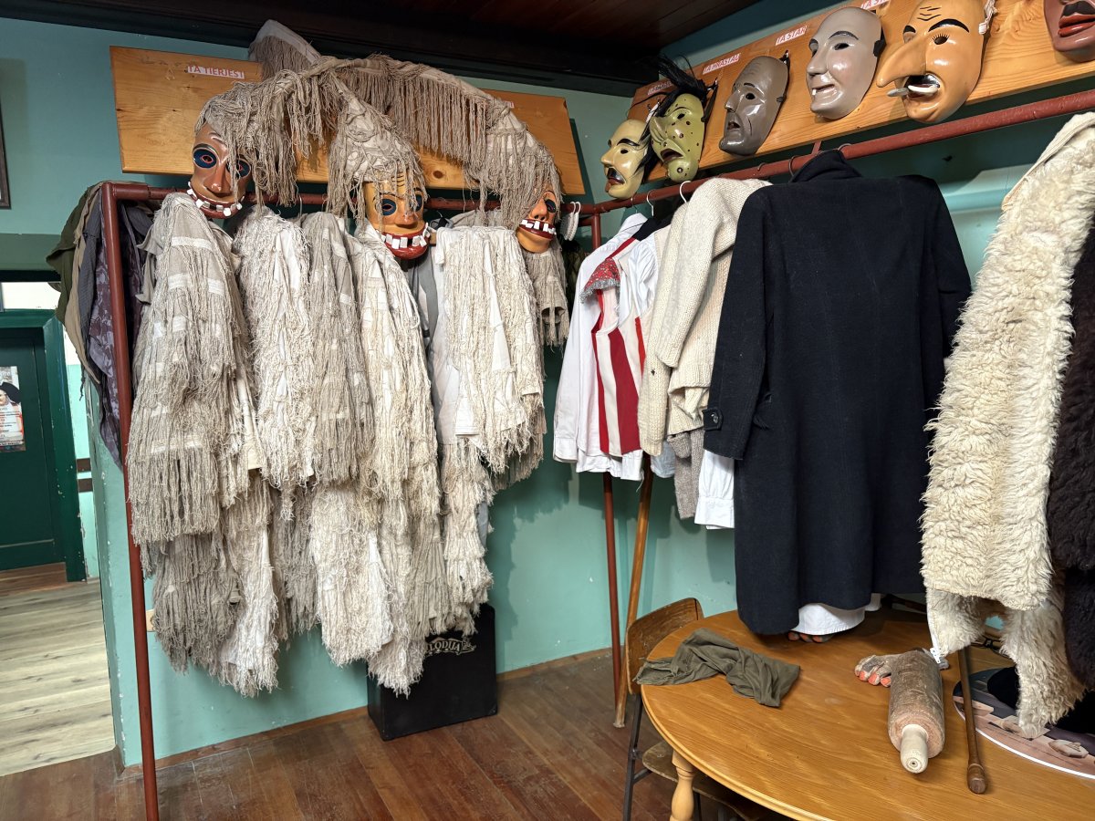 The 3 Policemen of the Laufarija have costume made from linen that help them to float around and cause chaos and order..