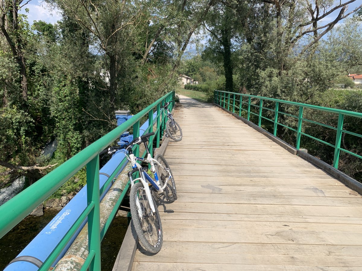 We decided to complete use this bridge as the end of our loop and head back towards Rence..