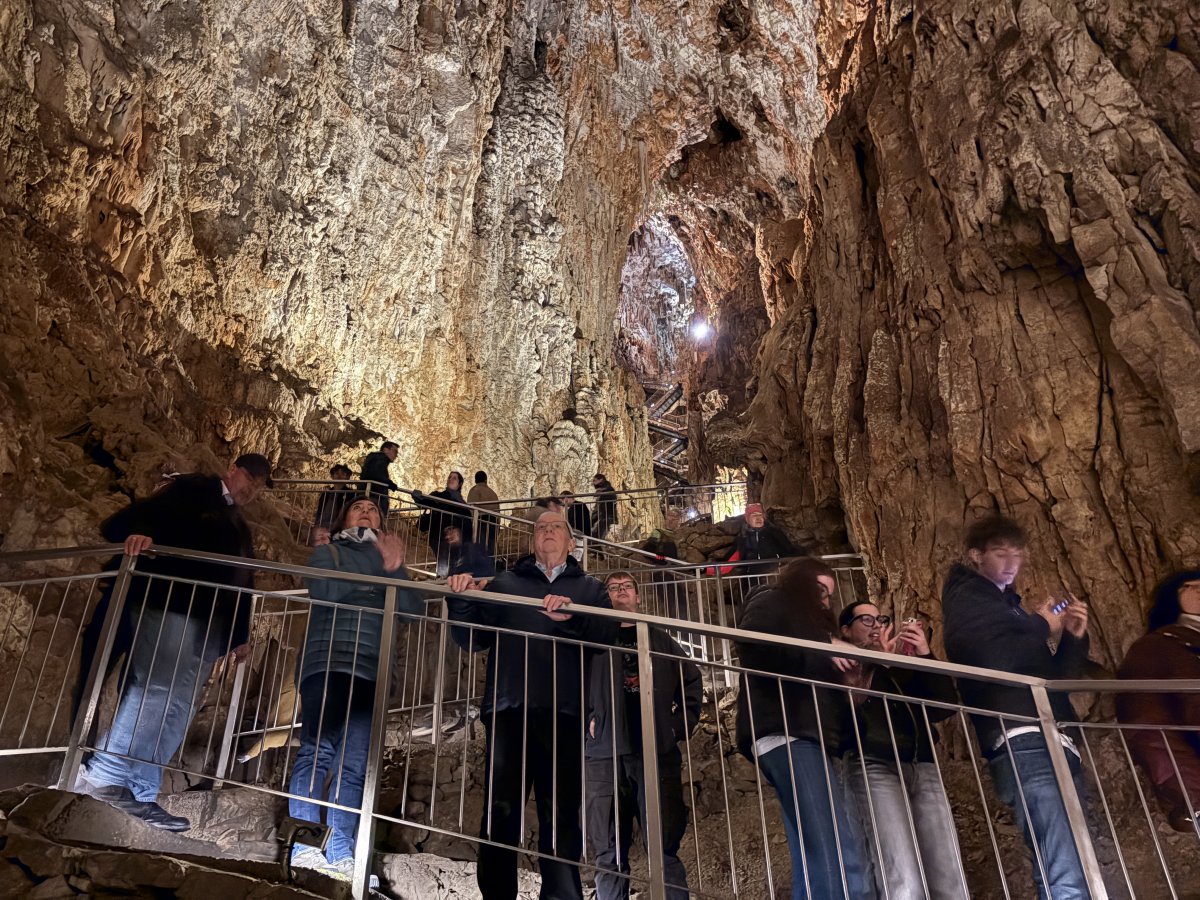 We were not followed by a set of Zombies, fortunately, these lucky people were just transfixed by the amazing cavern that opened up in front of us.. however the younger people were actually zombies with their phones..