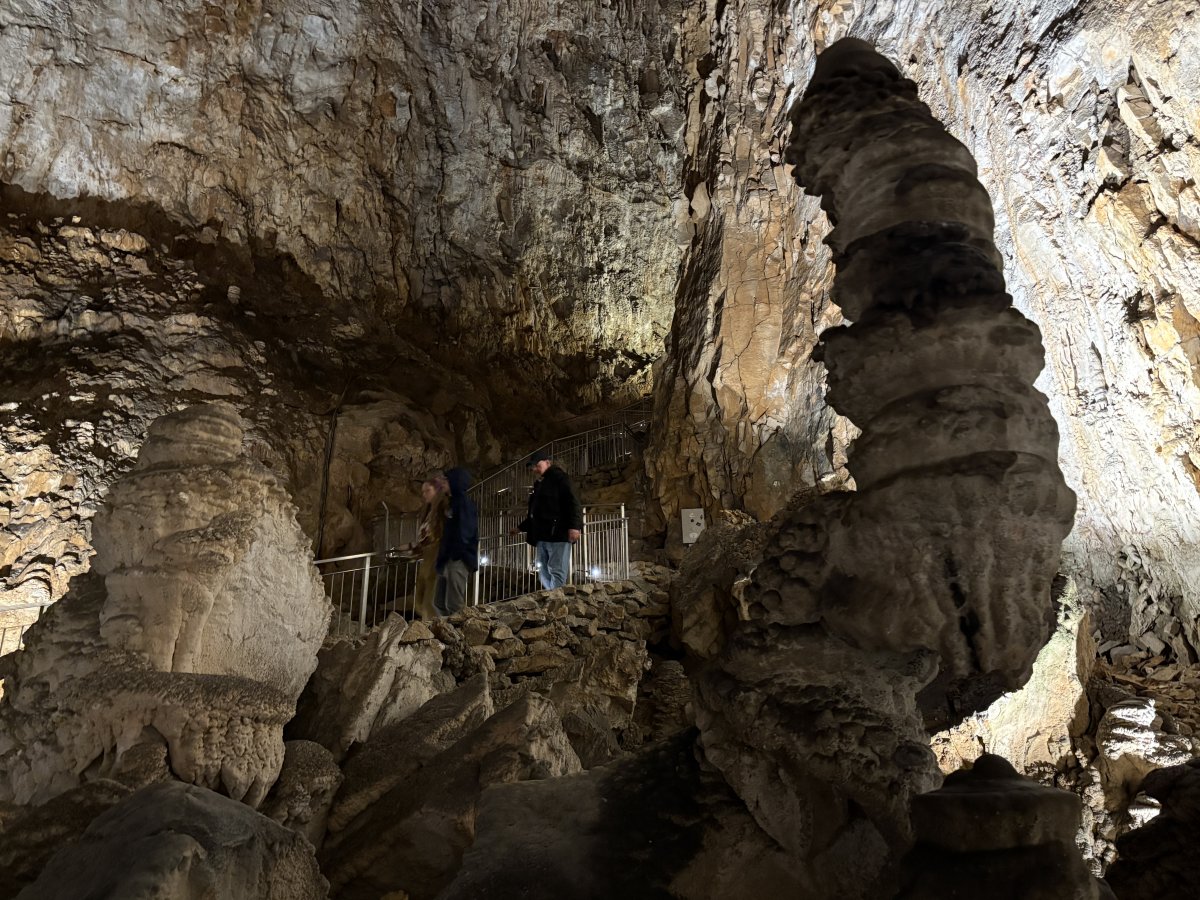 There are some particularly chunky stalegmite towers at the base of the cave..