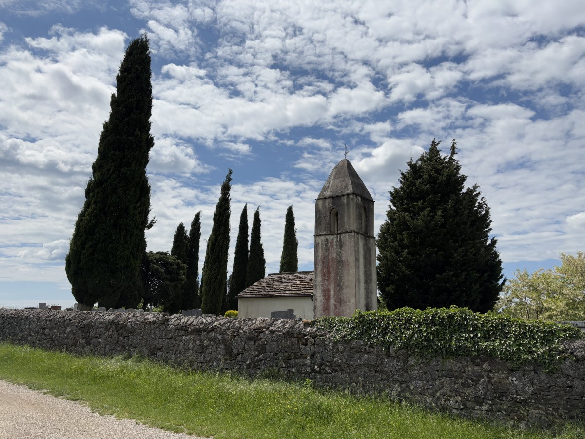 This church has the feel of a Roman church, but anyway this is where the hike begins from..