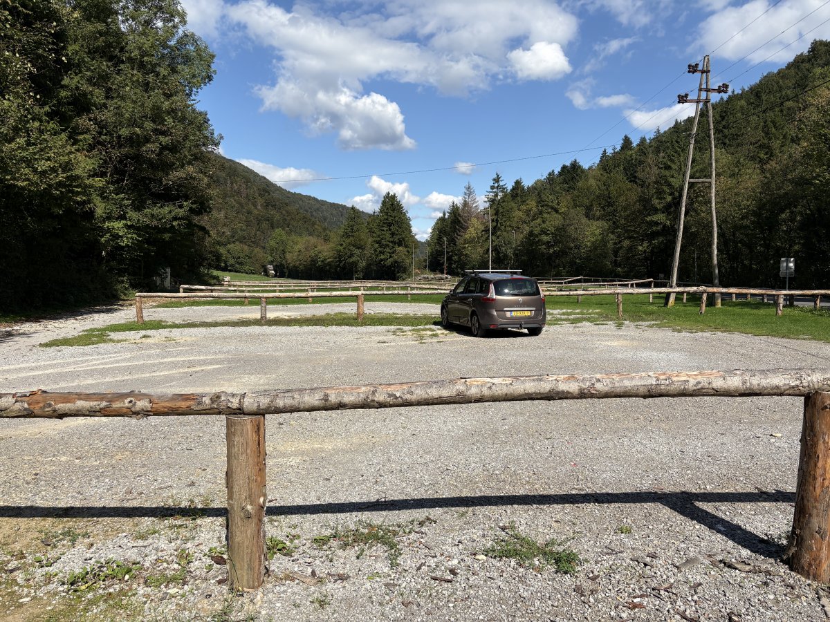 Do NOT park at this car park, unless the restaurant one is full AND there are other cars here too.