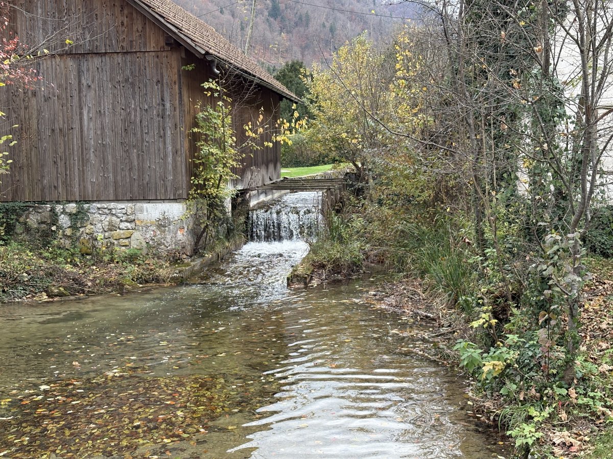 An old mill on the way from Ig to Iska Vas and Iski Gorge..
