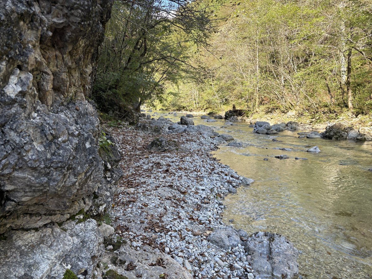 If you do climb over the hill path at the end of the flat river path, you can scramble down here to the river again..