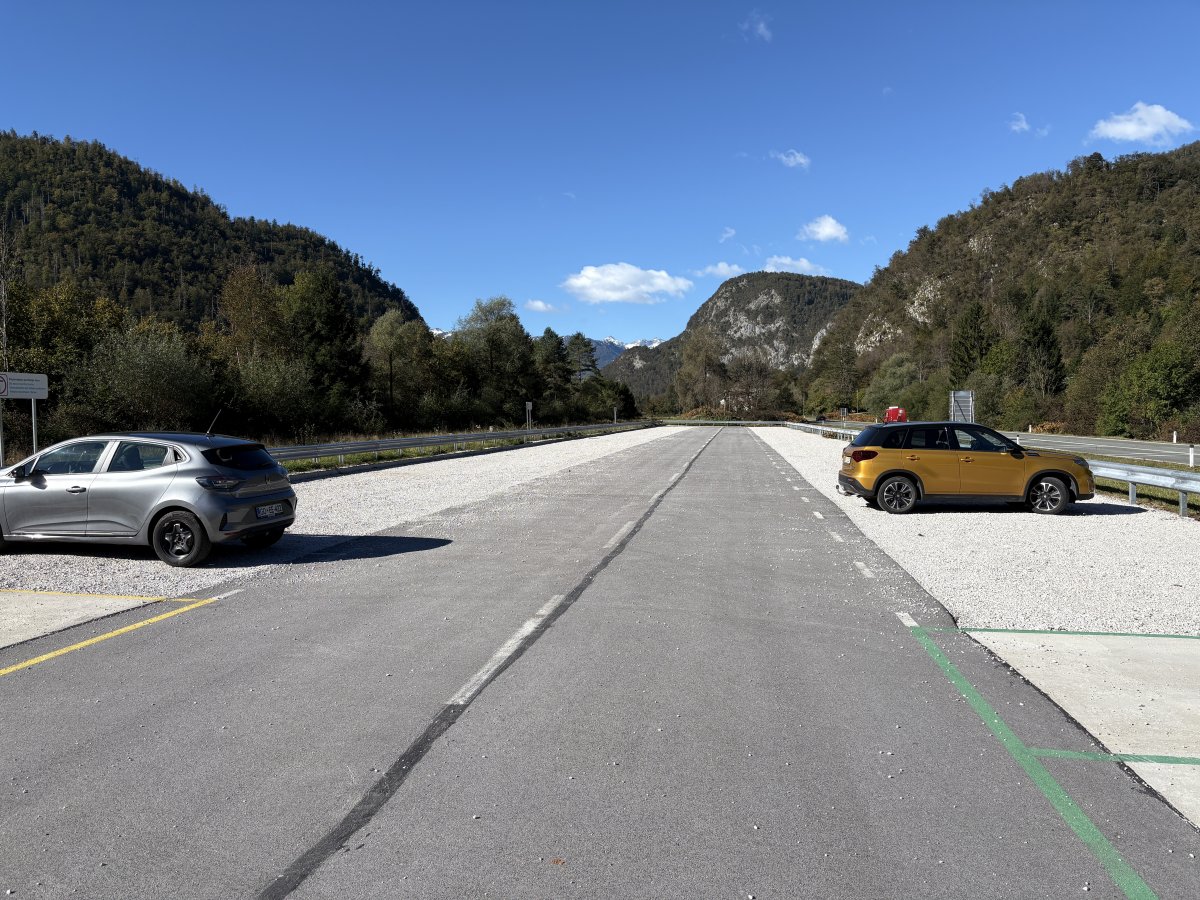 The car park is riduculously good and right next to the main road, you cannot miss it..