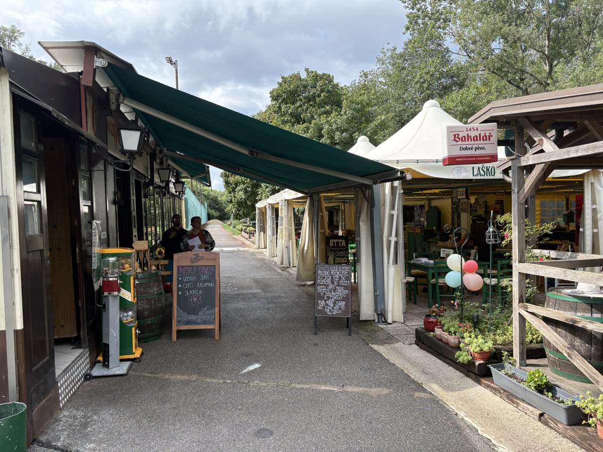 You actually cycle through here past the restaurant at the start of the bike ride..