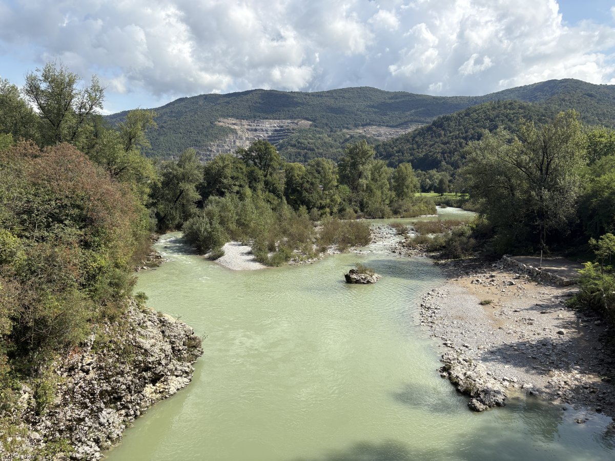 How about chilling out on this little island in the river shaped like a heart in Deskle..