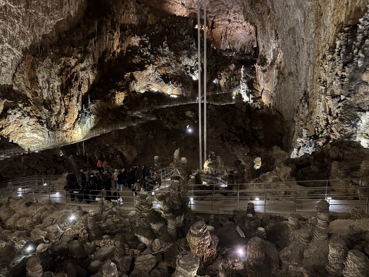 The enormous chamber at Grotte Gigante..